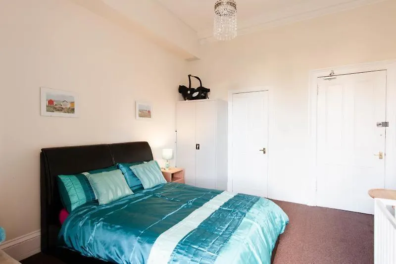 Edinburgh Central Oldtown Aparthotel